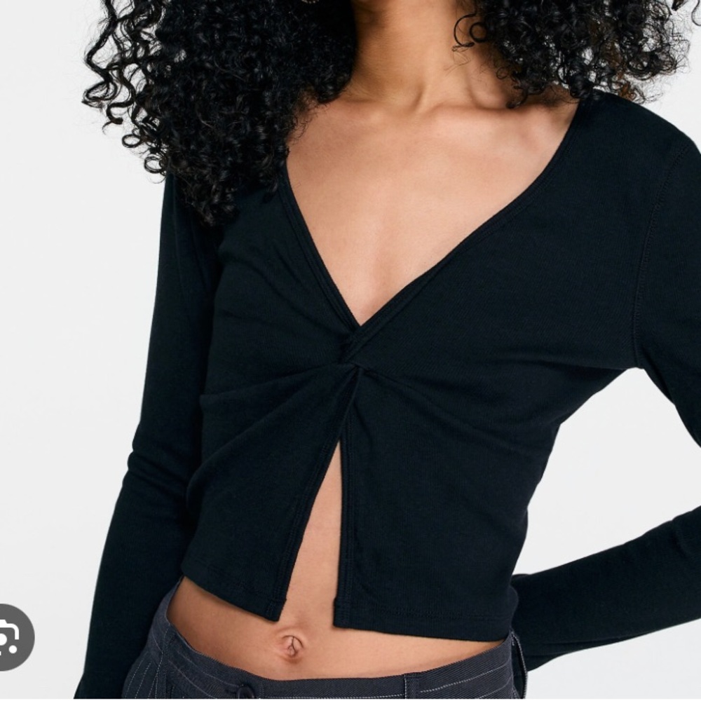 Aeropostale Be lack Long Sleeves Crop Top Size M